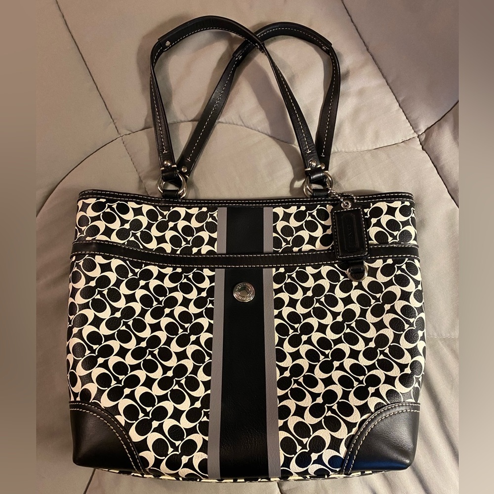 EUC Coach Chelsea Signature Heritage Stripe Purse